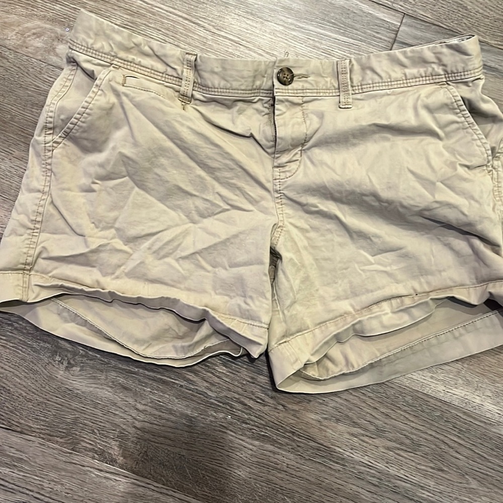 Old navy khaki shorts size 12